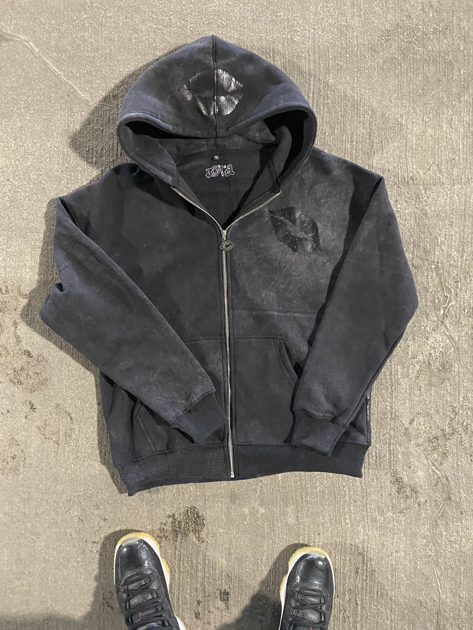 Midnight kisses zipup