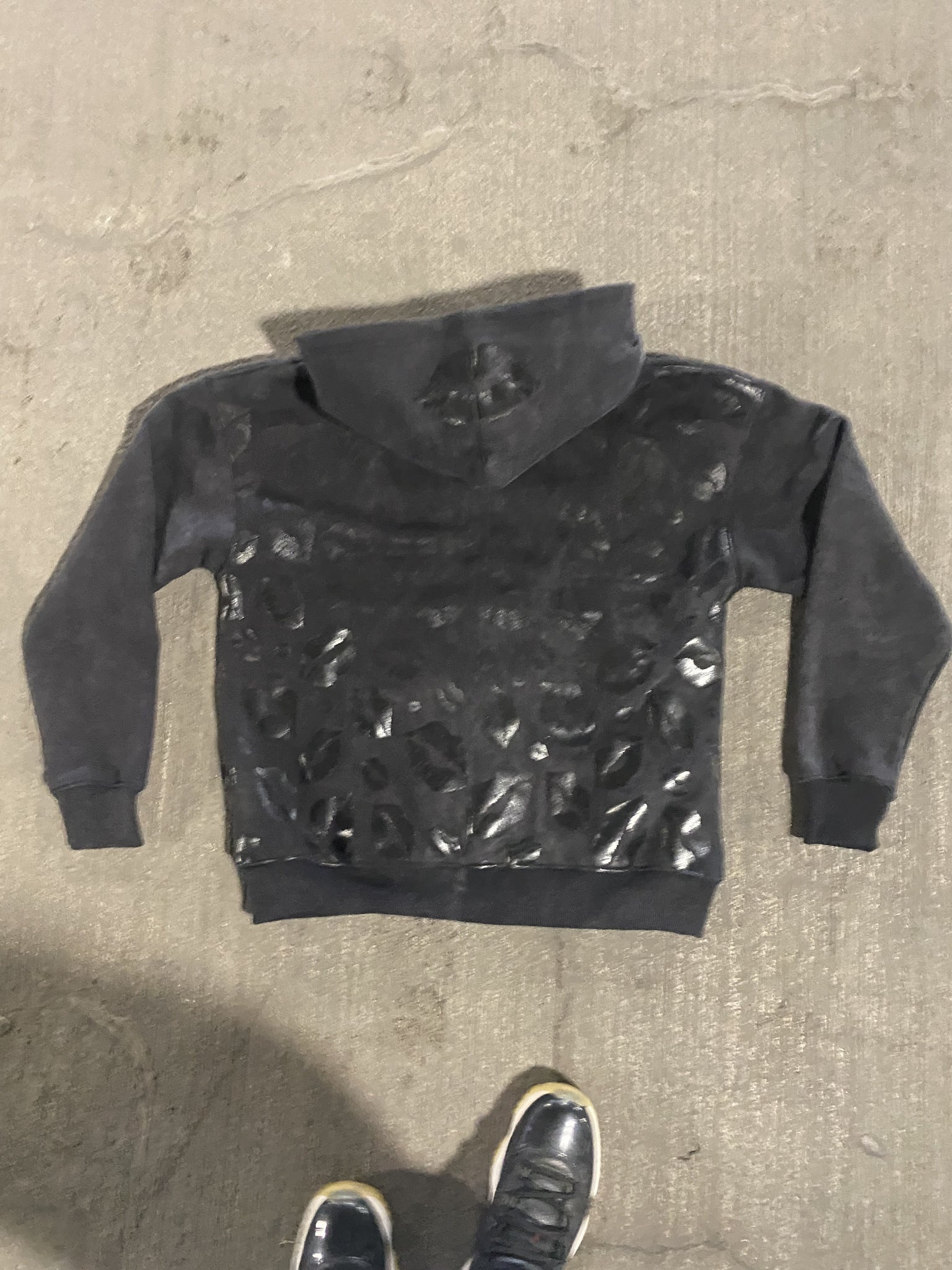 Midnight kisses zipup