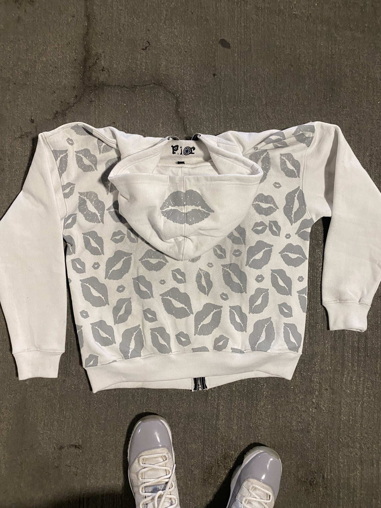 CLOUDED KISSES ZIPUP