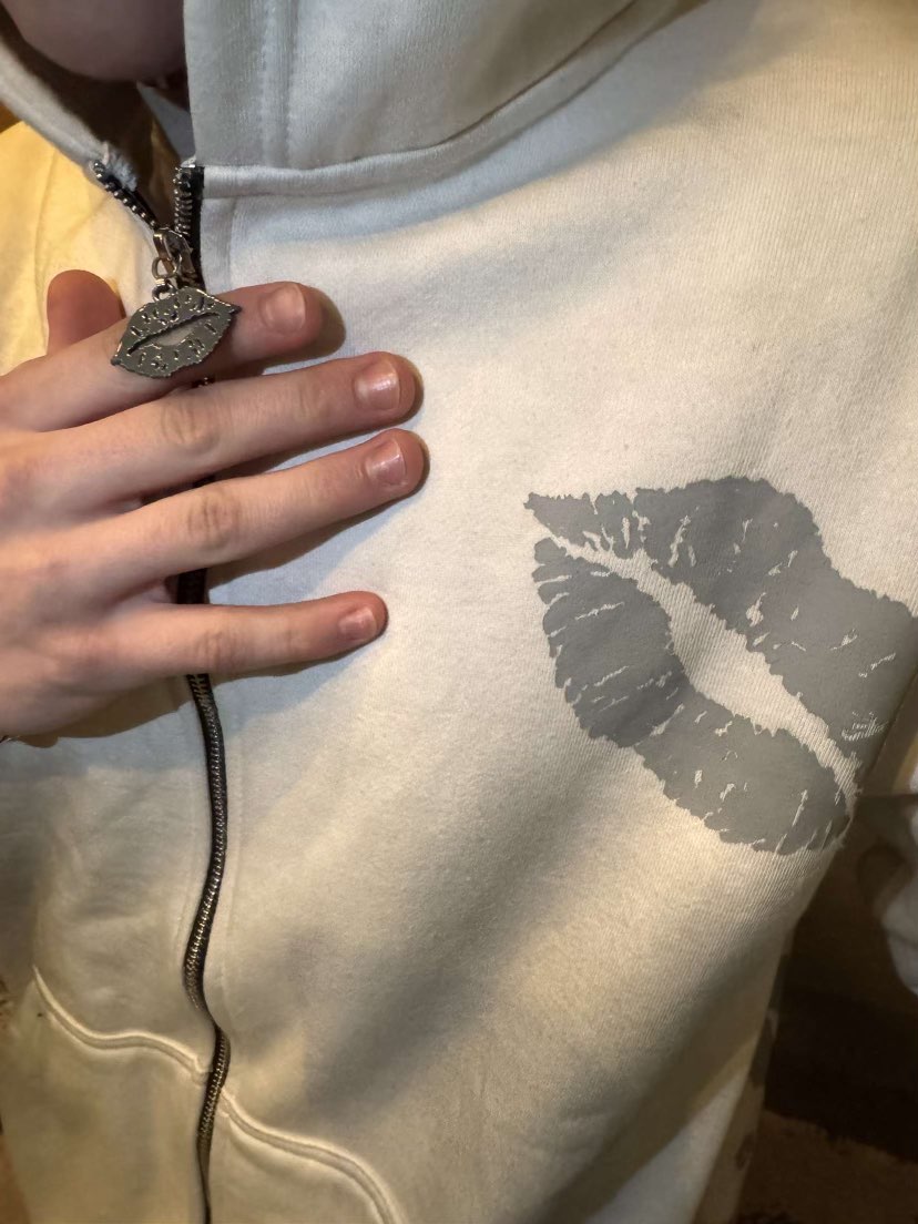 CLOUDED KISSES ZIPUP